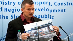 Šetrilo sa na moste? Pripustil to aj minister Počiatek