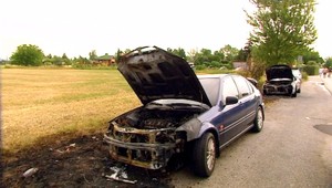 Požiar na vajnorských jazerách! Autá zhoreli do tla...