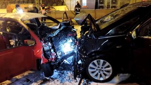 Výbuch auta v tuneli spôsobila zrážka. Jeden z vodičov uhorel