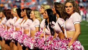 Sám proti 200 kráskam. Chce byť prvou mužskou roztlieskavačkou!