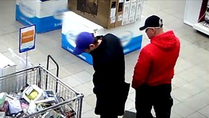 Pomôžte polícii pri pátraní po mužoch podozrivých z krádeže