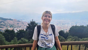 Po nehode na motorke v Nikarague má Alexandra nádej na návrat domov