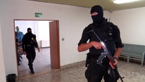 Šofér mafiánskeho bossa Mikuláša Černáka žiada o obnovu konania. Bývalého šéfa chce dať predvolať ako svedka