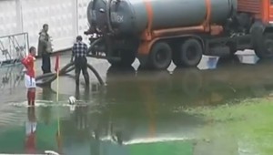 Vodné pólo alebo futbal? V Kazachstane je možné všetko