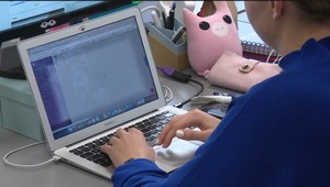 Mladí ľudia sú v ohrození. Zachrániť ich môže zlepšenie digitálnych zručností