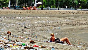 Známy právnik chcel chrániť životné prostredie. Ako spôsob zvolil upálenie sa