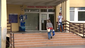 Fakultná nemocnica v Žiline má problém. Viac ako polovica lekárov na pohotovosti nepodpísala zmluvu