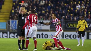 Vylúčený v 29. sekunde! Vyzeralo to ako brutalita, ale bolo to filmovanie!