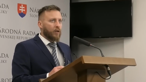 Pacienti uverili konšpiráciám, teraz odmietajú onkologickú liečbu. Lekári trpezlivo vysvetľujú