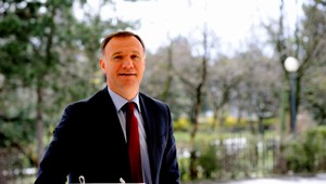 Minister zdravotníctva vydrží asi rok a pol, opozícia chce odvolať aj Čisláka