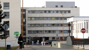 Tragédia v žilinskej nemocnici: Muž (92) zbil infúznym košíkom pacienta (85). Ten na druhý deň zomrel