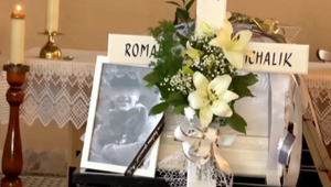 S Romanom sa rozlúčilo viac než sto ľudí. Rodičia žiadajú trest