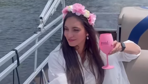 Strata bábätka ich lásku neoslabila! Donutil sa v tajnosti OŽENIL!