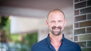 Aha, ako mu to pristane: Z Maštalíra by bol naozaj chutný tatko!