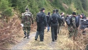 Polícia pátra po vrahovi. Mal zabiť učiteľku