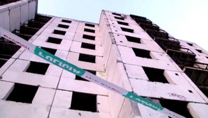 Dievčatá sa hrali v rozozostavanej budove, Vanesa spadla do šachty