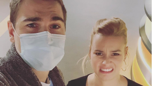 Herec a moderátor šou na JOJke má covid-19! Protesty mu poriadne zdvihli tlak!