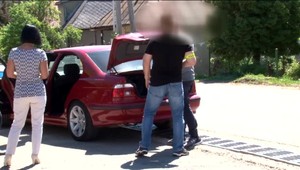 Brutálna bitka na pohraničí. Polícia nechce nič prezradiť