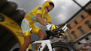 Contador vyhral aj časovku v Annecy, Velits zaostal cez dve minúty