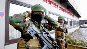 Hon na teroristov pokračuje. V Bruseli zadržali desať ľudí