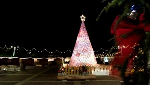 V Taliansku si vyrobili unikátny vianočný stromček. Inovatívne nápady mali aj slovenské mestá