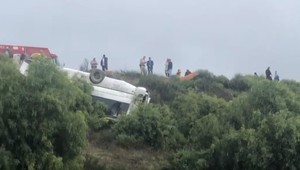 Tragická nehoda autobusu: O život prišli traja ľudia, 18 je zranených