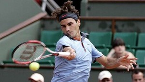 Federer vstal z mŕtvych a postúpil do štvrťfinále