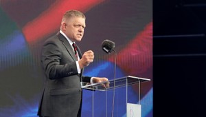 Aktivisti sa dištancujú od krokov premiéra. „Fico nie je Slovensko,“ odkazujú v liste Zelenskému