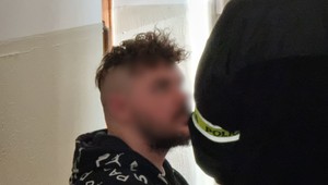 Machalov syn sa opäť postavil pred súd, pred pojednávaním sa usmieval