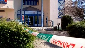 Maskovaní lupiči prepadli na ulici Maďara, ukradli mu stotisíc eur