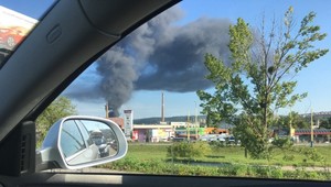 Horel sklad s 12 tonami polystyrénu. Dym z neho je toxický