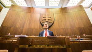 Komentár Arpáda Soltésza: Poslanci úspešne vyvrátili hoax o príčetnom krídle v OĽaNO