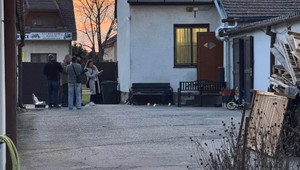 Útok nožom v Podunajských Biskupiciach: Jednu osobu hospitalizovali, na mieste zasahujú policajné zložky