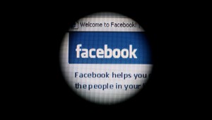 SMOLA. Muži vylúpili kaviareň, neodhlásili sa však z Facebooku