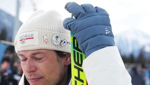 Bronzový biatlonista Laegreid priznal neveru v priamom prenose