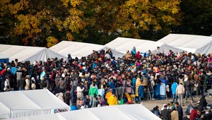 Vláda schválila 500 000 eur na pomoc migrantom