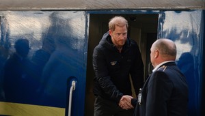 1297. deň na Ukrajine:  Princ Harry prišiel do Kyjeva. Navštívil zranených vojakov so silným odkazom