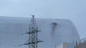 Sarkofág v Černobyli nevydrží priamy zásah ruskej rakety alebo dronu