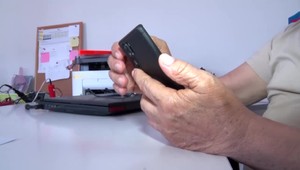 Podvodníci chceli obrať seniora o 15-tisíc eur. Zachránila ho kuriózna náhoda