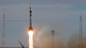 Sojuz odštartoval k ISS, dánsky kozmonaut si zobral lego