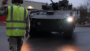 Britská armáda pozastavila používanie vozidiel Ajax, vojakom v nich bolo nevoľno