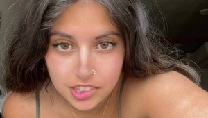 Prestala si odstraňovať ochlpenie, cíti sa sexi, ale... Hejteri jej vypisujú, že by ju oholili aj v spánku