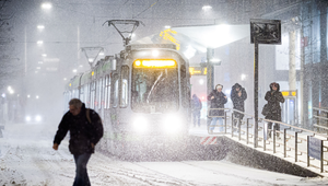 Európske krajiny sužuje snehová búrka. V Nemecku zatvorili školy a Britov pripravila o elektrinu