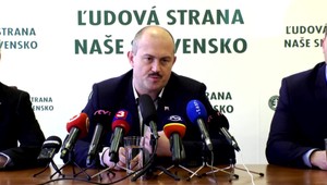 Najvyšší súd rozhodol, Kotleba dostal 6 mesiacov za šeky s extrémistickou tématikou