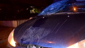 Auto narazilo do mamičky s kočiarom