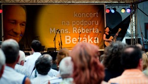 Vatikán sa pýtal Bezáka aj na sprchovanie s pochybnými osobami