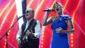 Srdcervoucí duet Marty Jandové s otcem: Jejich verze kultovní skladby vhání slzy do očí!