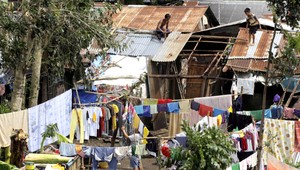 Tajfún Ramassun zabil tridsaťosem ľudí, mieri na Čínu