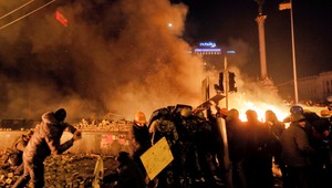 V Kyjeve horia barikády, tajná služba preveruje prevrat