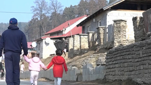 Voda v osadách chýba, vláda však financuje mediálny dom za desiatky miliónov